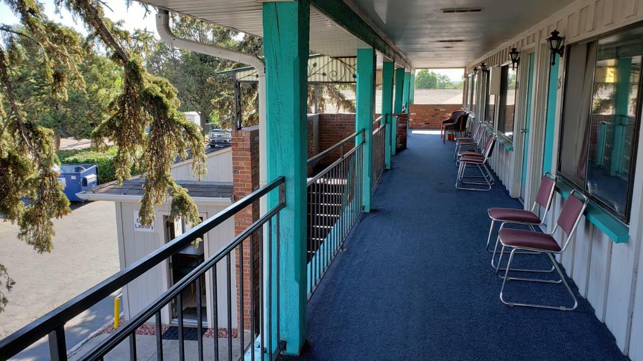 Circle S Motel โคโลราโดสปริงส์ ภายนอก รูปภาพ